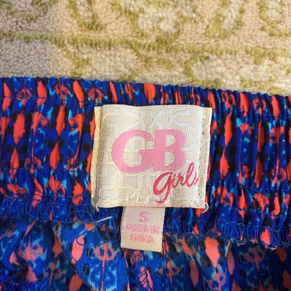 Shorts - Picture 3 of 3